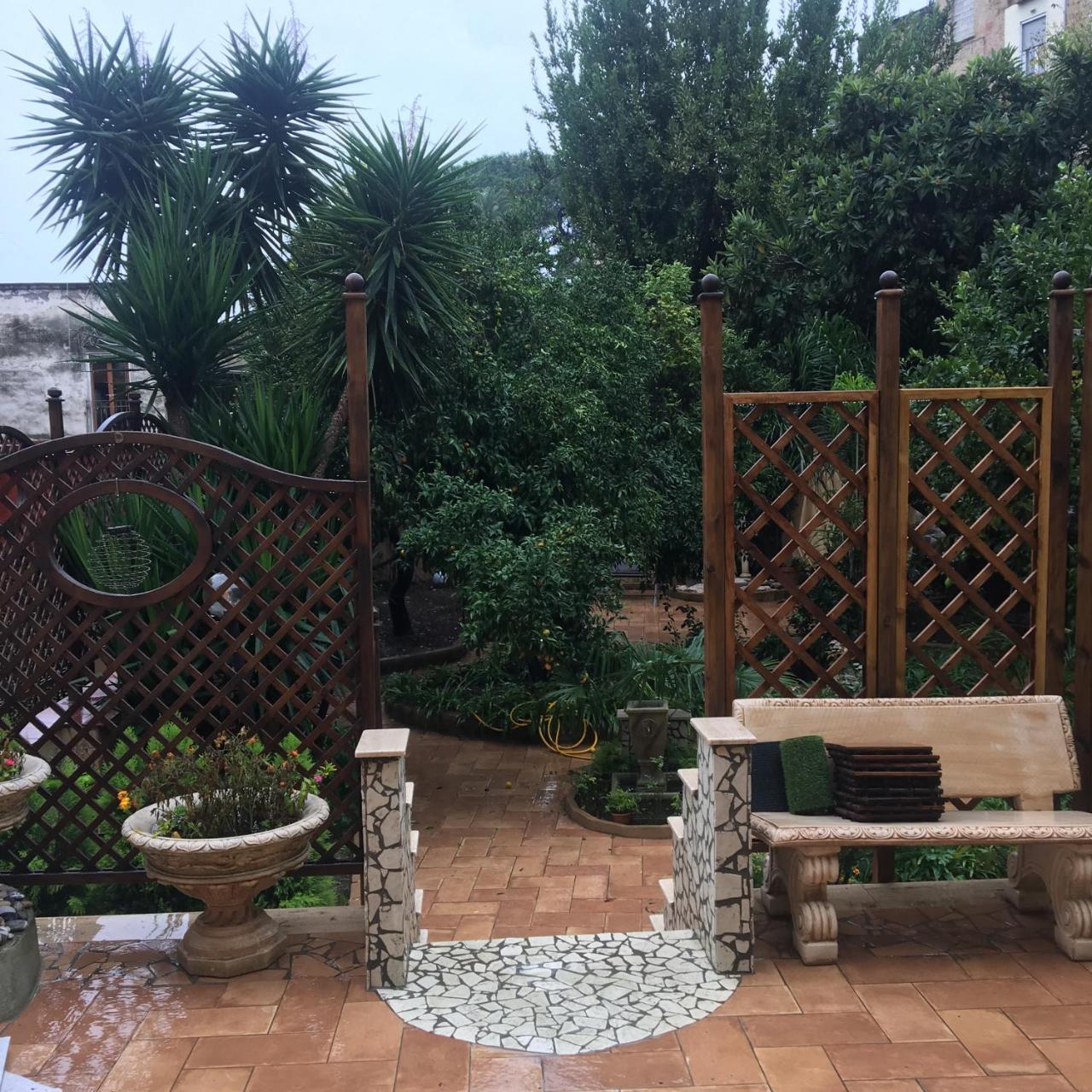 Il Giardino Di Daphne Panzió Nápoly Kültér fotó