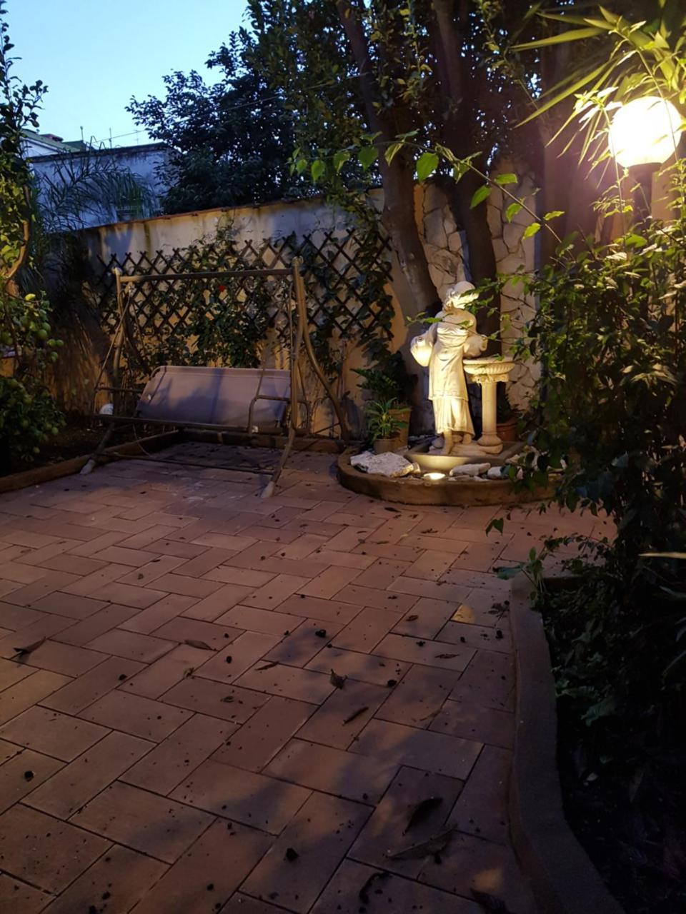 Il Giardino Di Daphne Panzió Nápoly Kültér fotó
