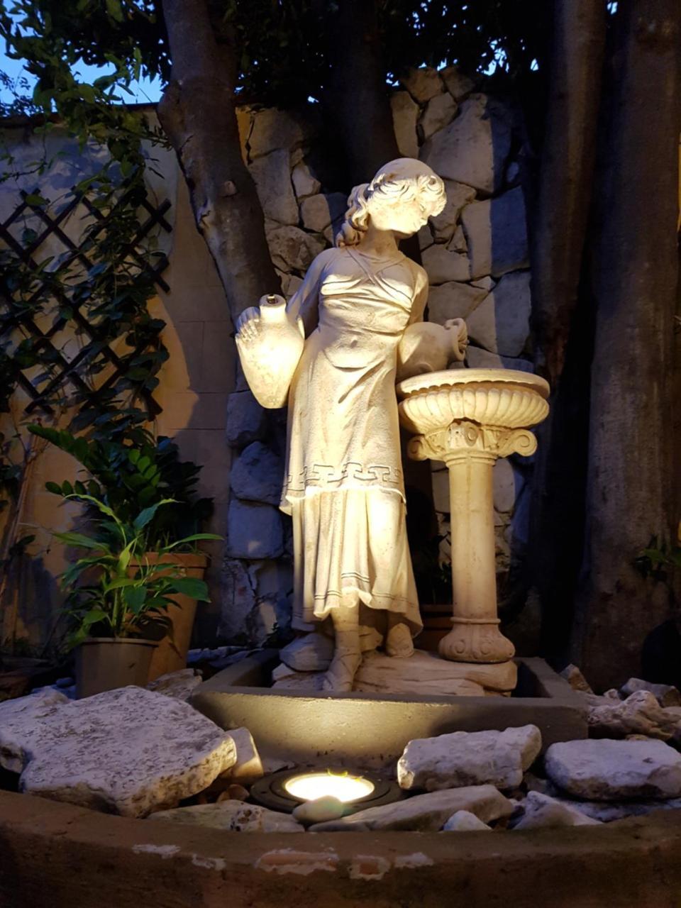 Il Giardino Di Daphne Panzió Nápoly Kültér fotó